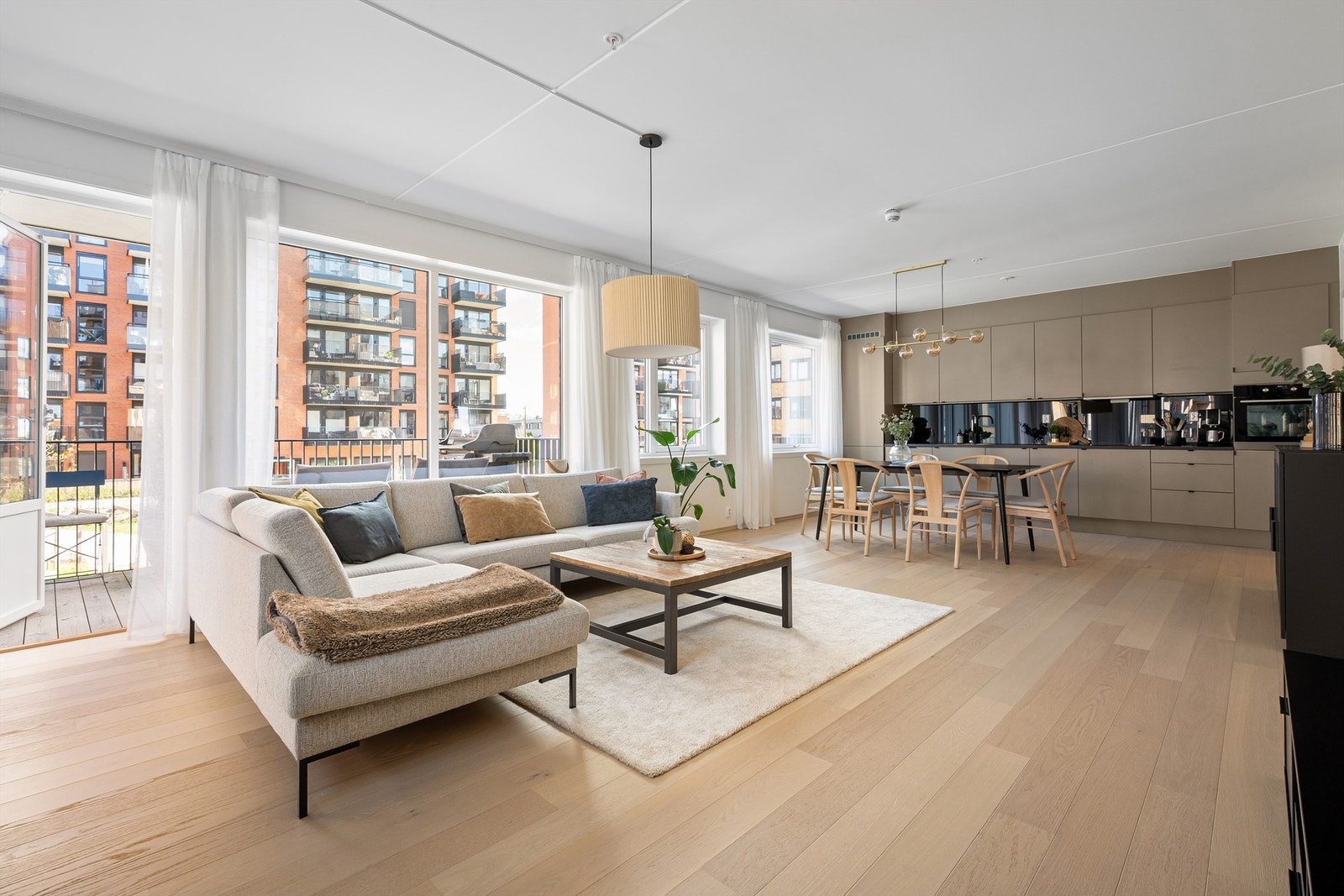 Elegant og innholdsrik 4-roms hjørneleilighet i 2.etasje fra 2024. Foto: Mats Holst Galleribilde
