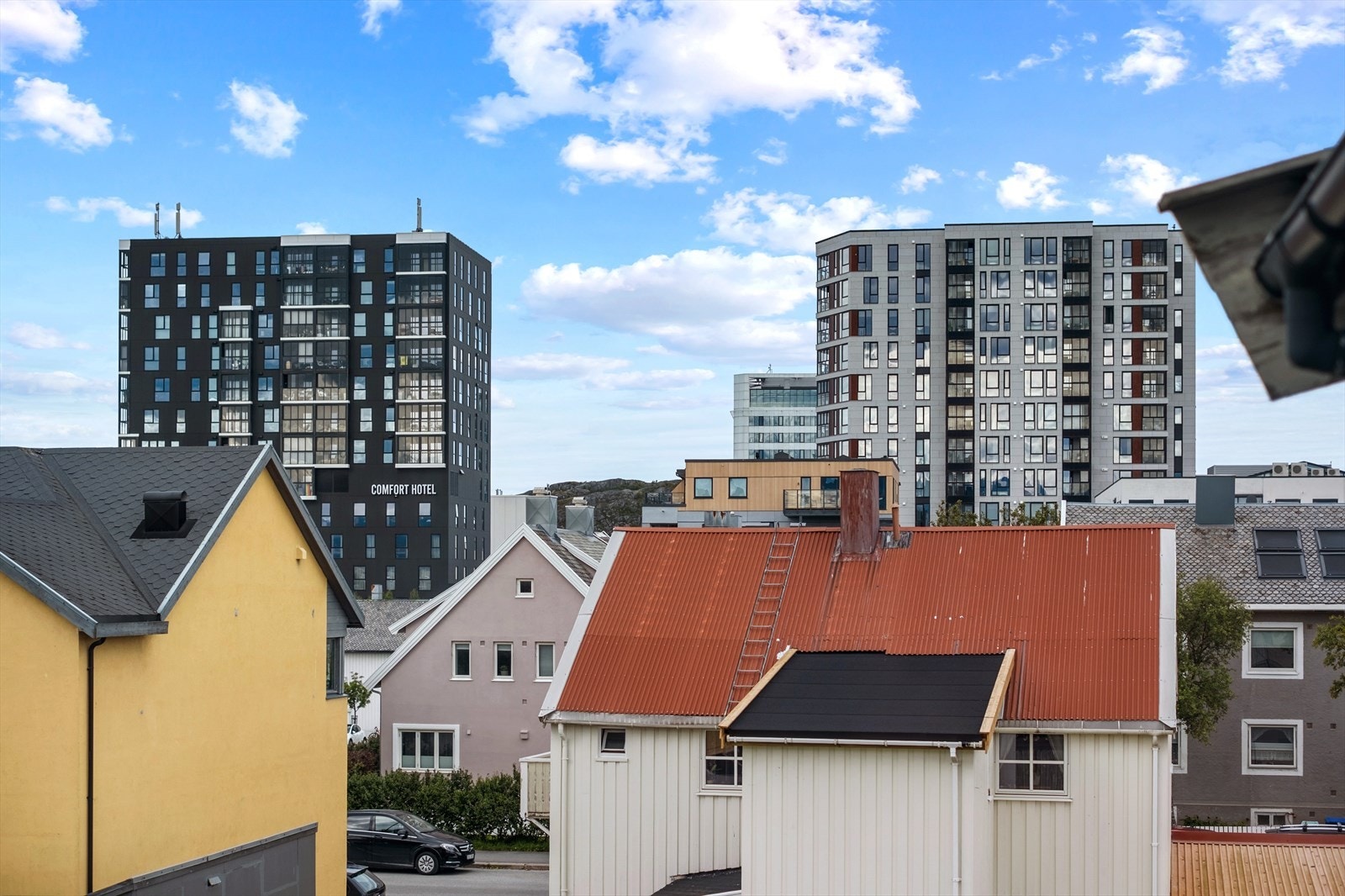 Kort vei til kjøpesentrene Koch/Glasshuset og City Nord. Galleribilde