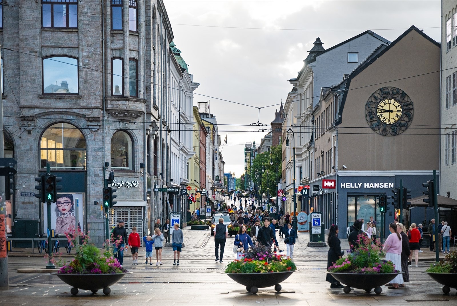Det er kort vei til sentrumsgatene og Karl Johan med et bredt utvalg av butikker, varehus og serveringssteder Galleribilde