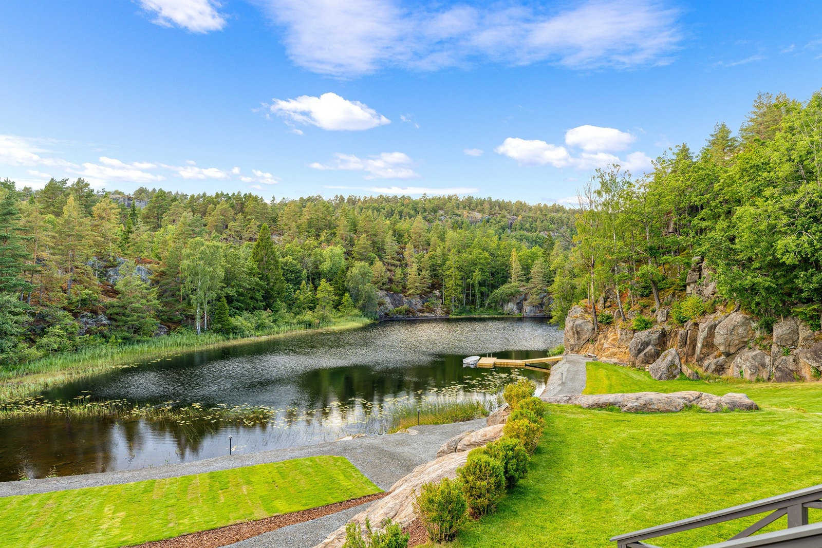 Utsikt fra terrassen. Galleribilde