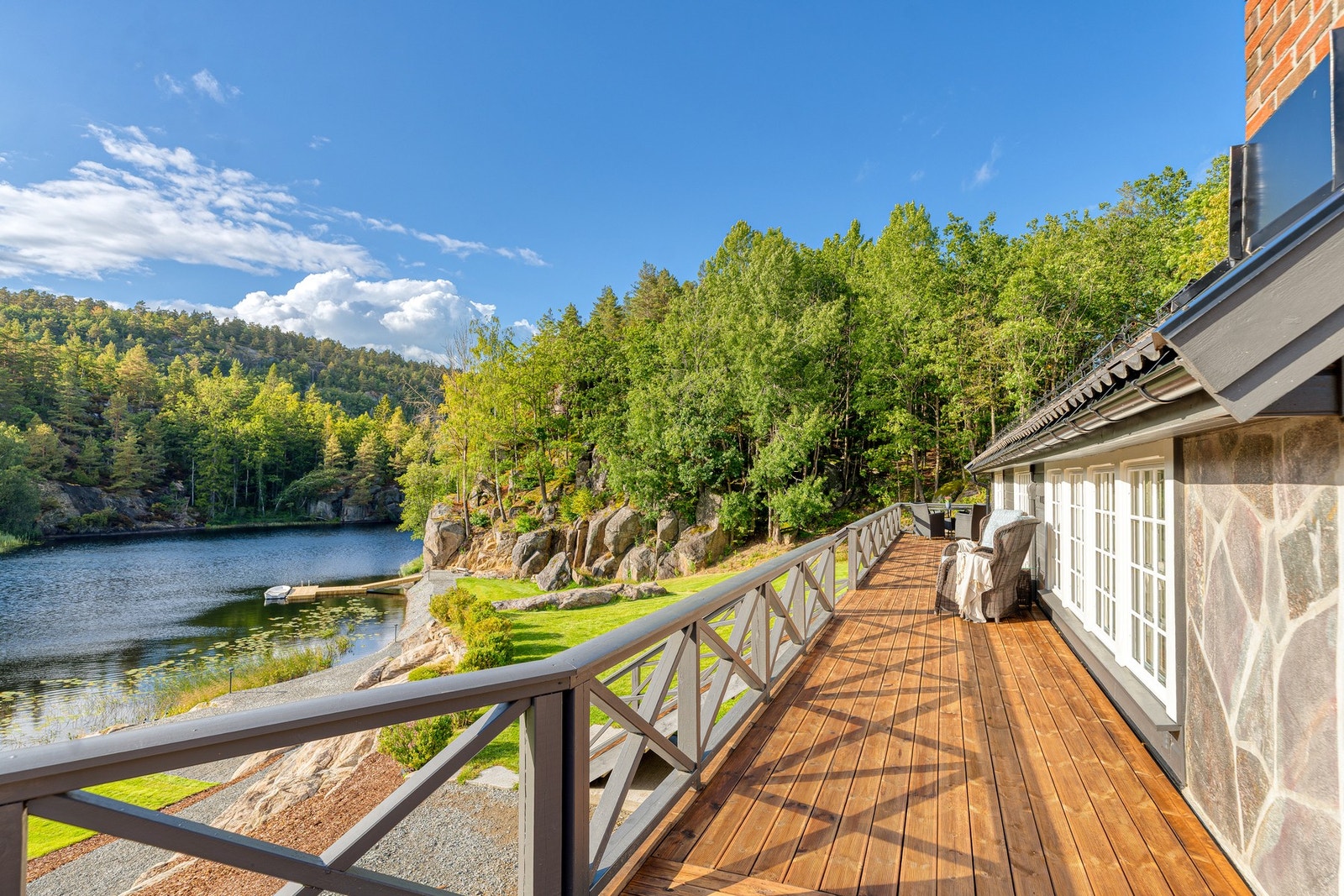 Solen kommer tidlig på morningen og går ned ca 22:00 midtsommers. Galleribilde