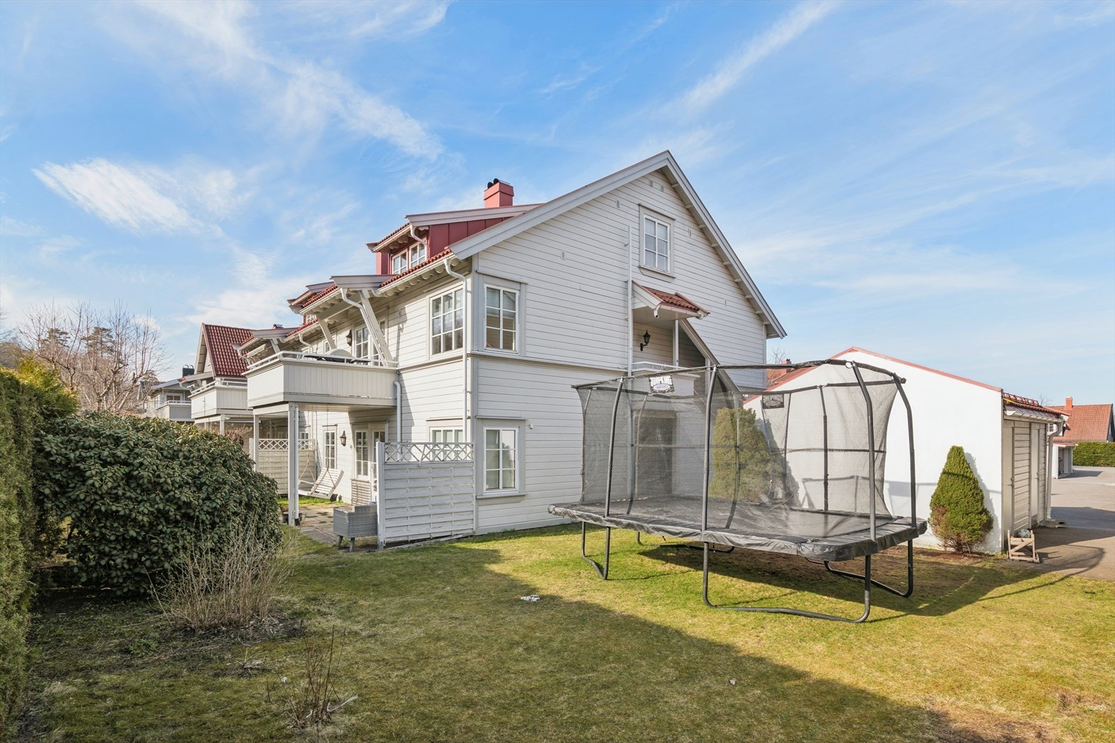 Leiligheten disponerer en utvendig bod på ca. 5 kvm, som gir rikelig med lagringsplass. Galleribilde