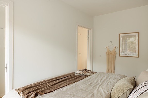 Hovedsoverommet har to skyvedører inn til rommet. Galleribilde