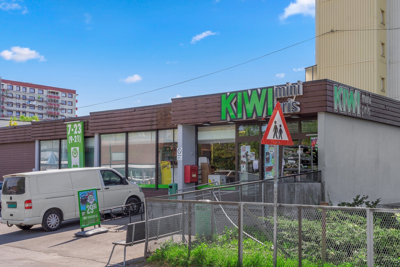Kiwi butikk som ligger rett ved leiligheten - perfekt for den dagligdagse handelen. Galleribilde