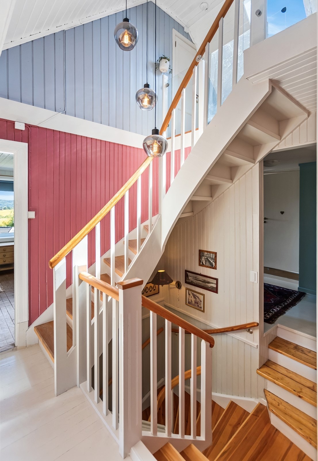Tretrappen binder de ulike etasjene sammen. Galleribilde