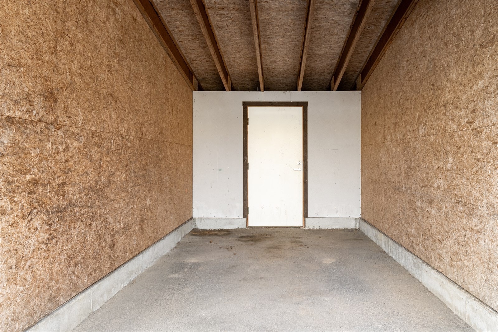 Leiligheten har tilhørende carport med bod Galleribilde