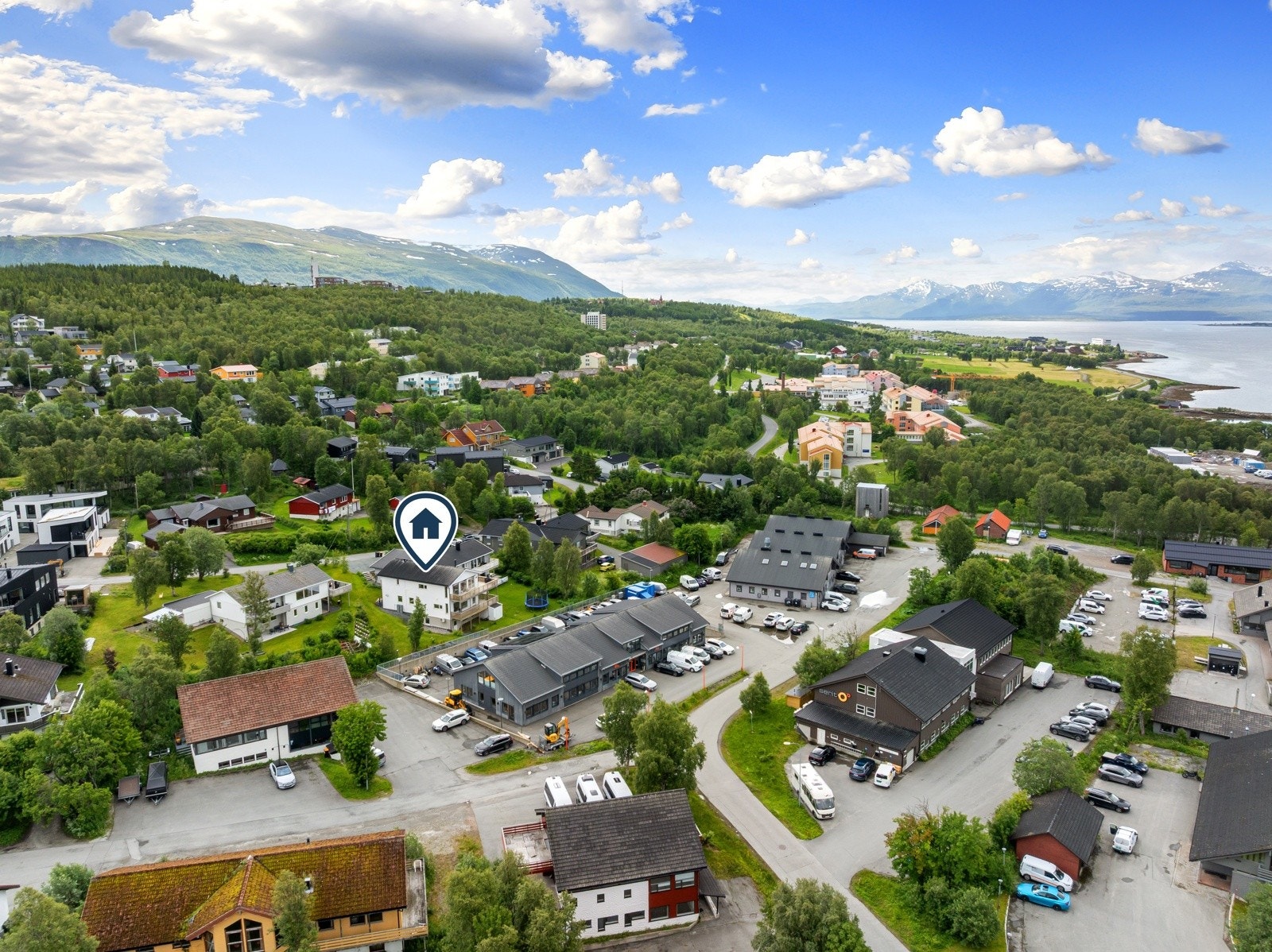 Gangavstand til skoler, barnehage, dagligvare, busstopp m.m. Velkommen til visning!