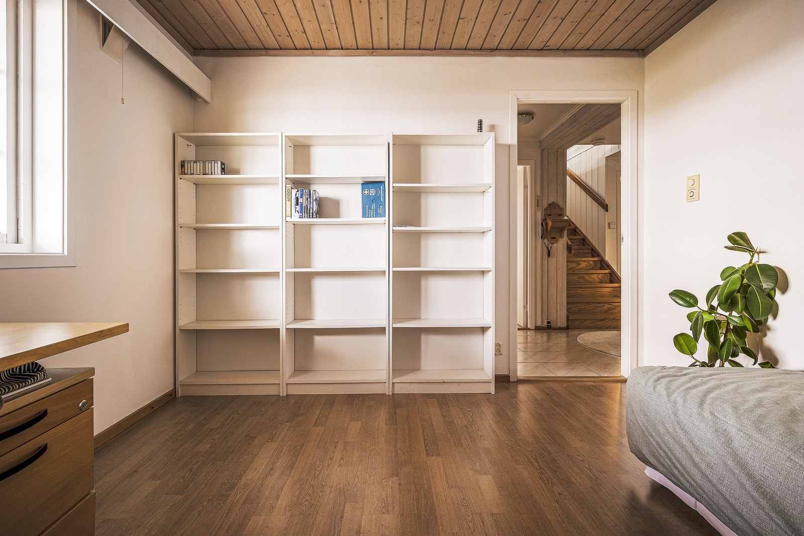 Her er det også god plass til garderobe og skrivebord. Galleribilde