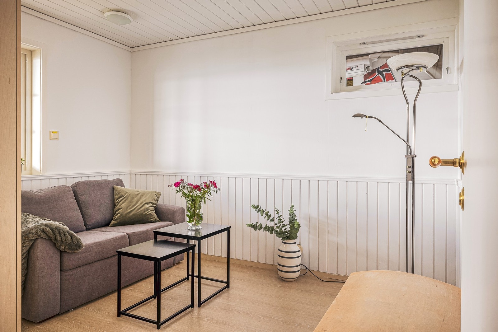 Stue/soverom i under-etasjen. Galleribilde