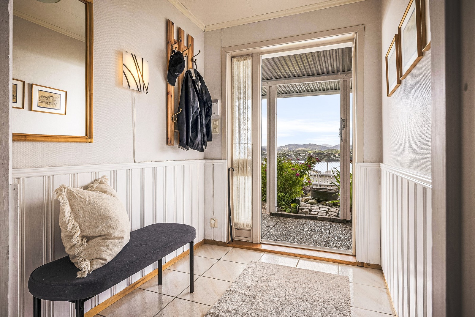 Entréen er lys og av god størrelse. Galleribilde