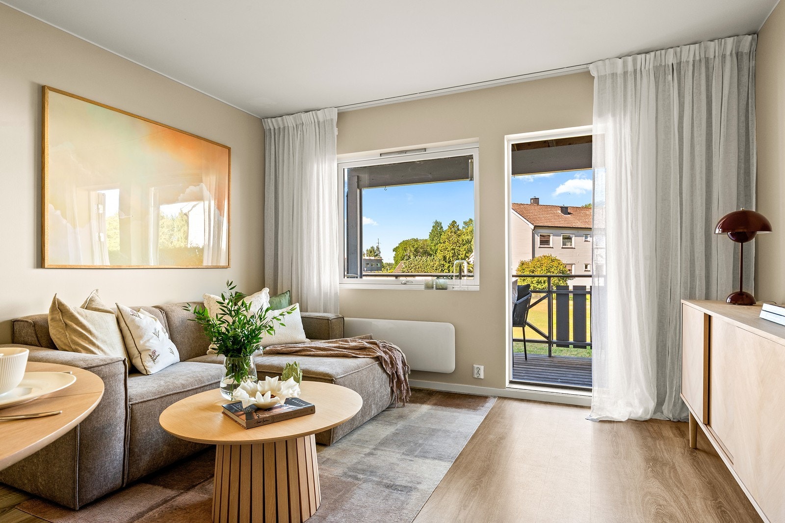 Store vindusflater og verandadør fra 2014 med isolerglass. Galleribilde
