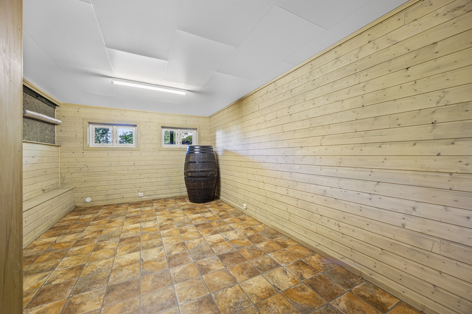 Innredet rom i kjelleren. Galleribilde