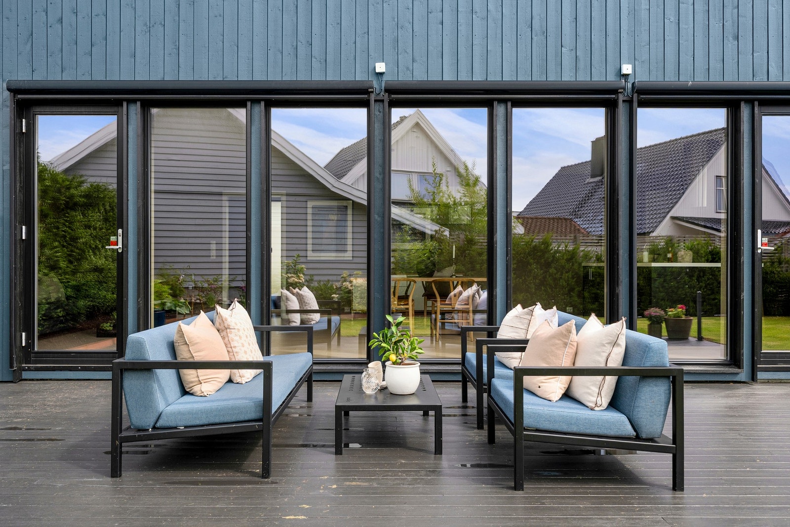 Her kan solen nytes fra tidlig morgen til rundt kl. 22 sommerstid. Galleribilde