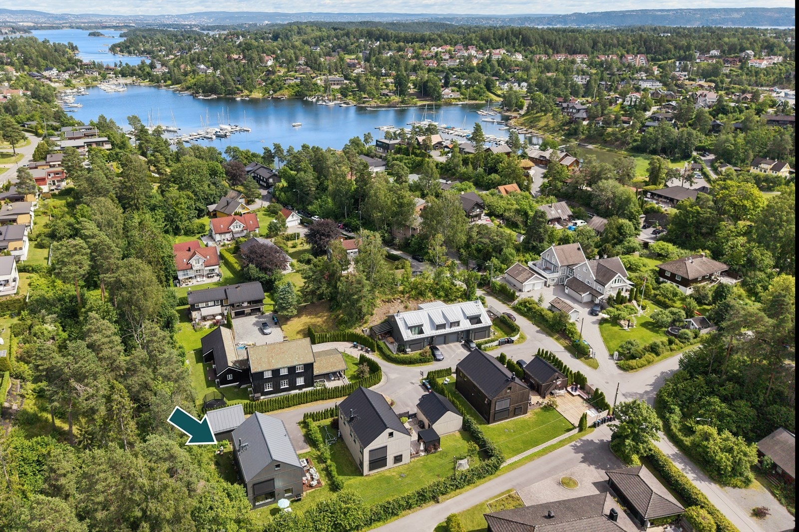 Kun ca. 5 minutters gange til populære Lille Hawaii - en idyllisk badestrand og et naturlig samlingspunkt langs Oslofjorden Galleribilde