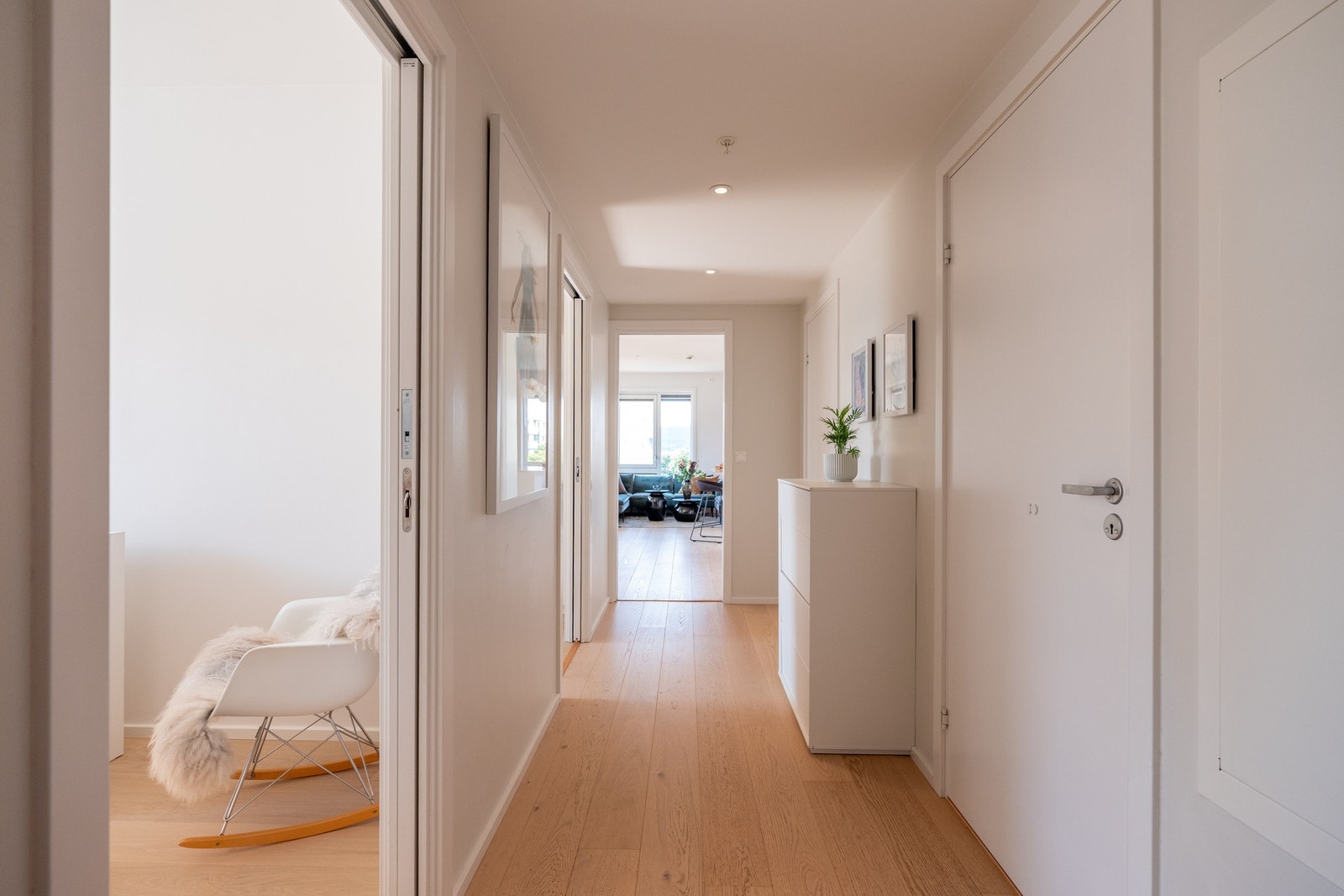 Gangen er knutepunktet for alle rommene i boligen. Galleribilde