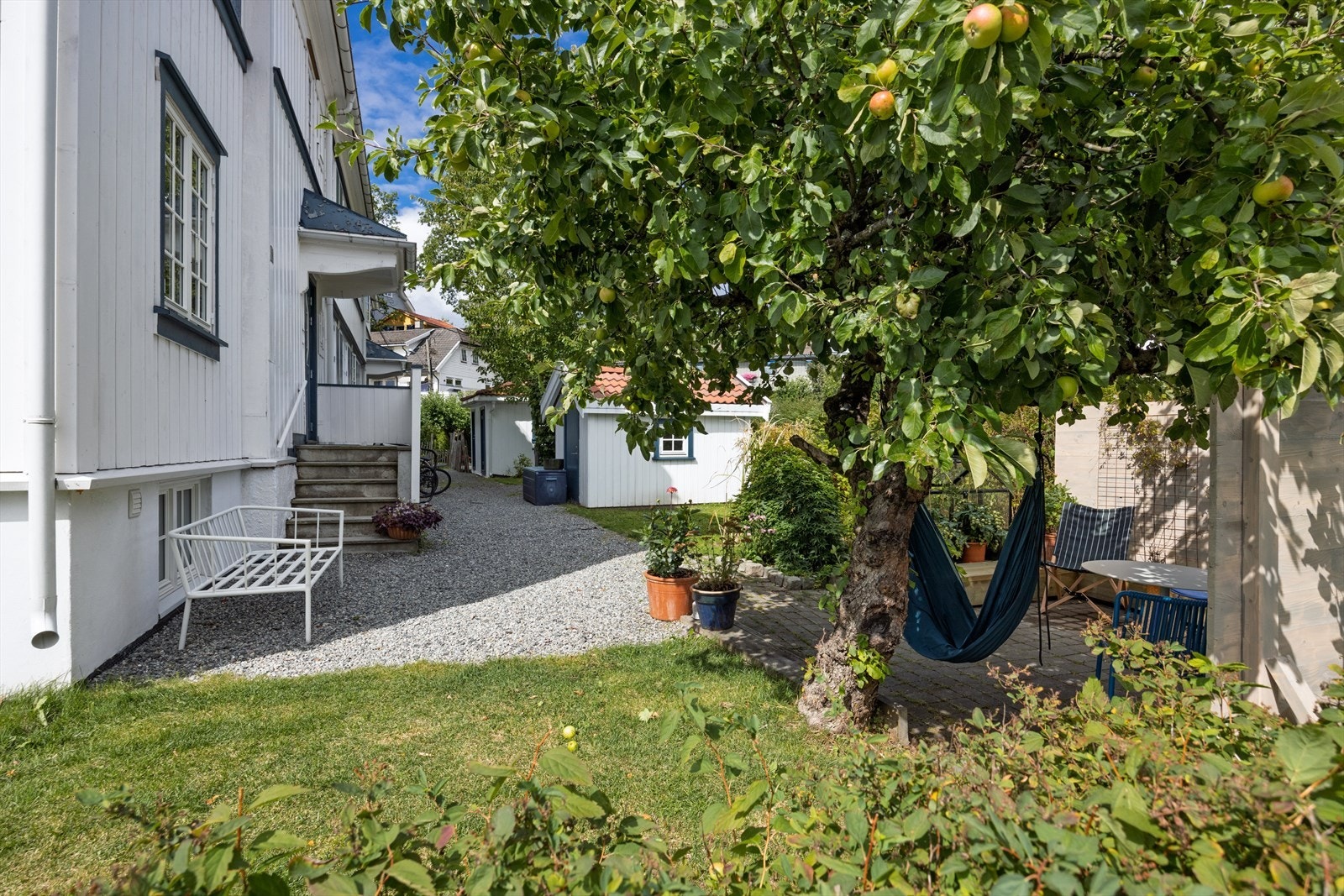 Ved inngangspartiet har du din egen skjermede platting. Galleribilde