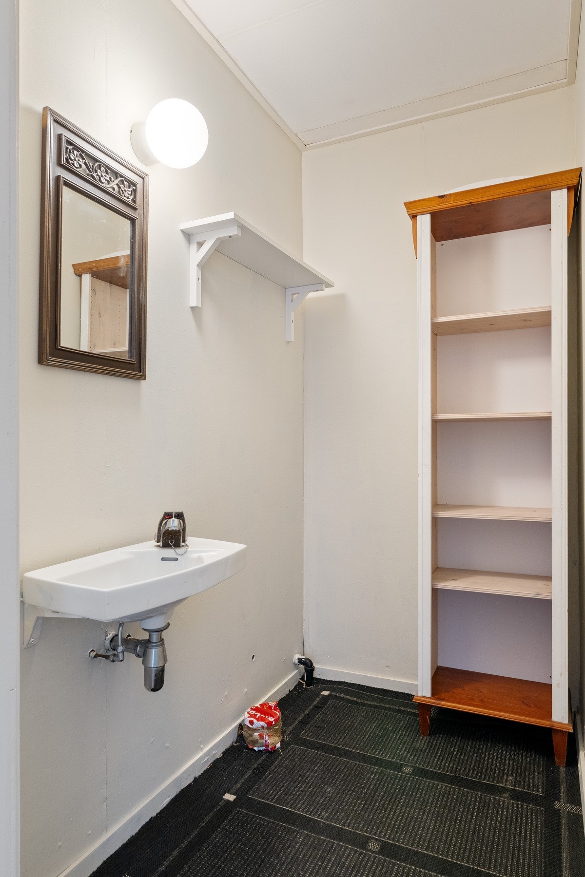 Separat wc oppmålt til 1,6 kvm. Galleribilde