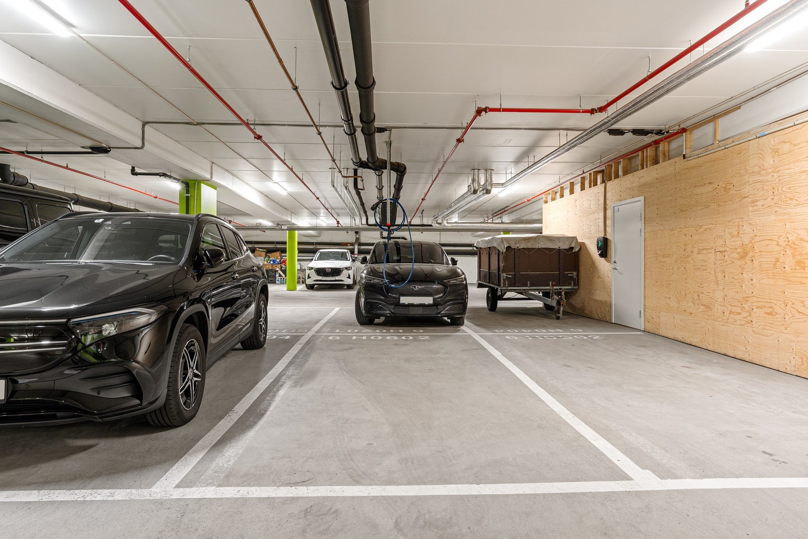 P-plass i kjeller Galleribilde