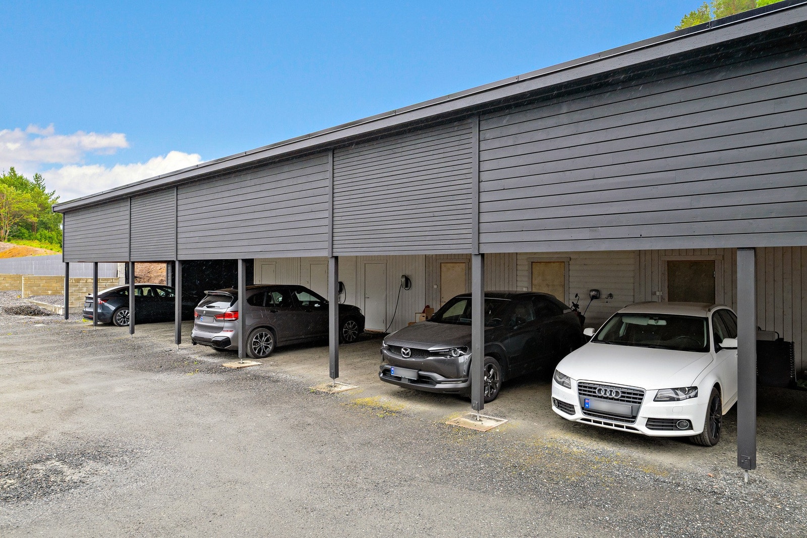 Carport med sportsbod Galleribilde