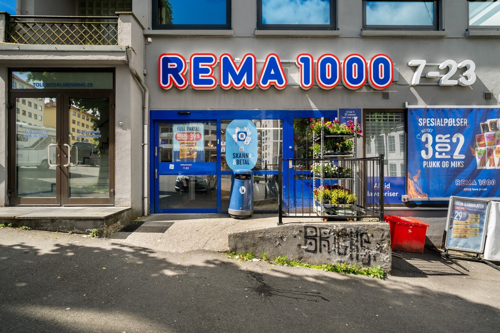 Du finner og Rema 1000 ved Tollbodallmenningen Galleribilde