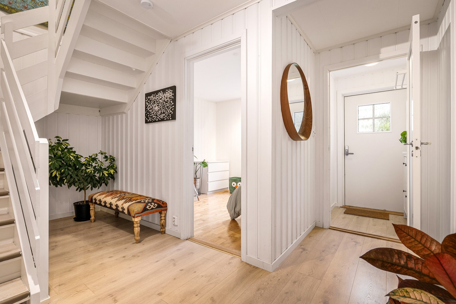 - Hallen gir tilkomst til entré - Galleribilde