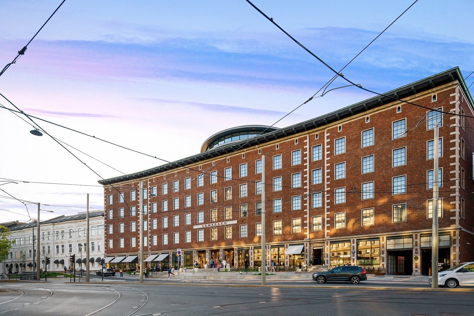 Sommerro og Solli plass er i gåavstand fra boligen. Galleribilde