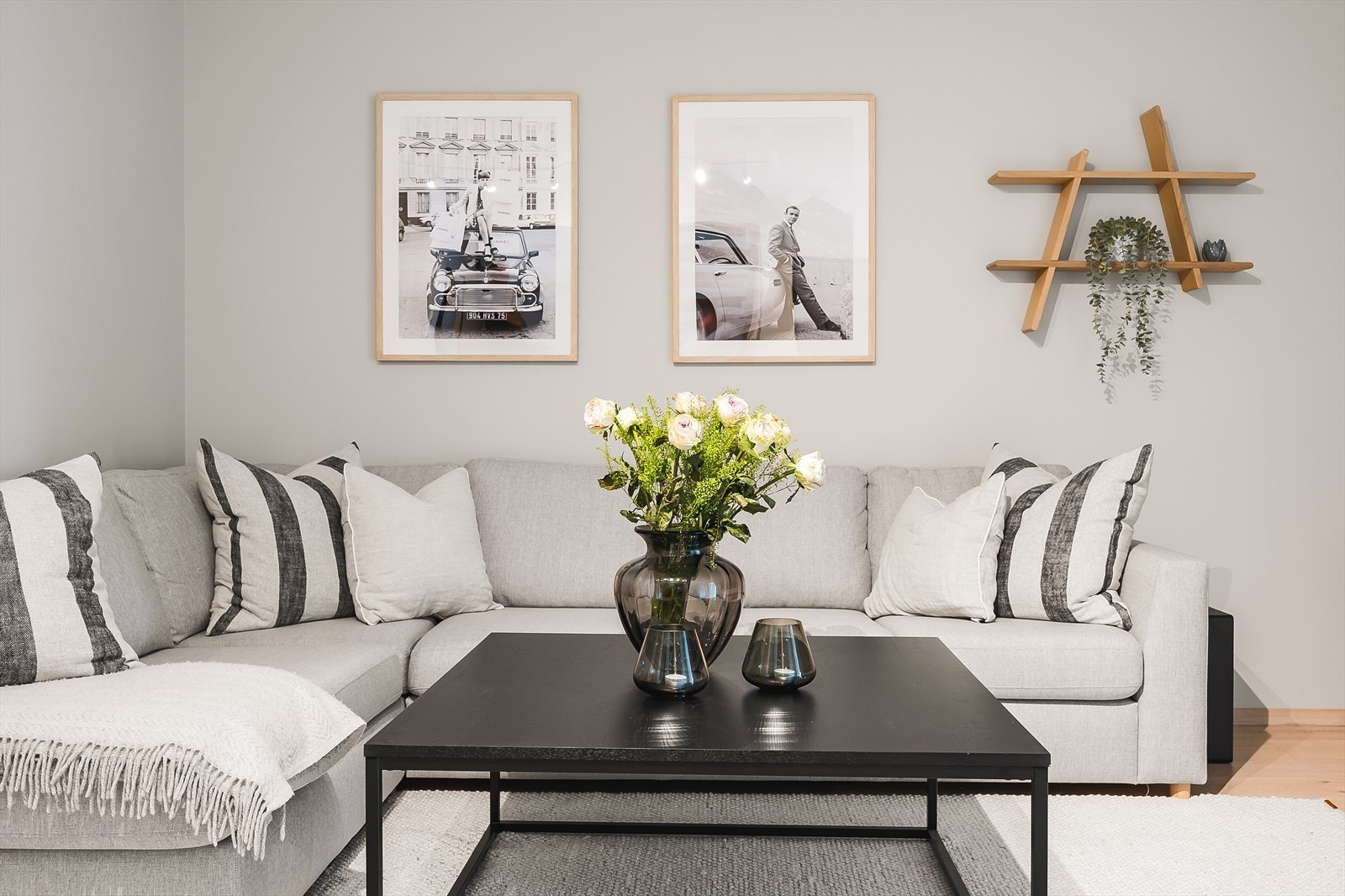 Her er det montert styringspanel for boligens mekaniske ventilasjonsanlegg. Galleribilde