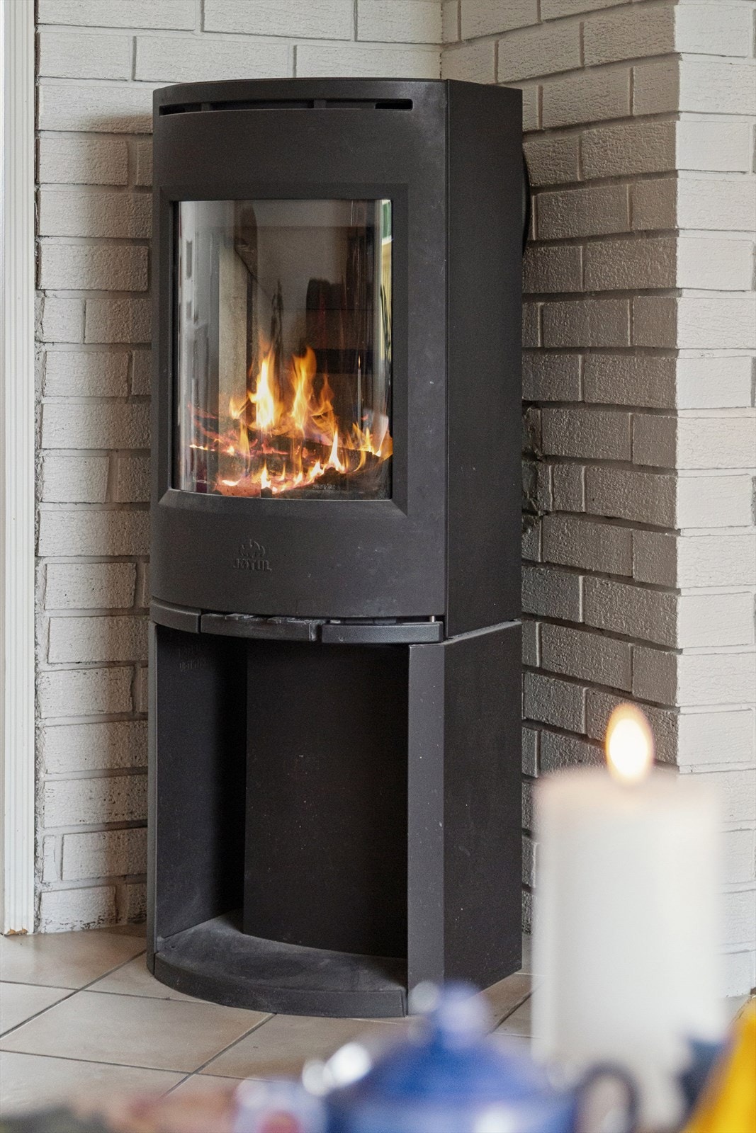 Vedfyringsmuligheter for de kalde høst- og vinterkvelder Galleribilde