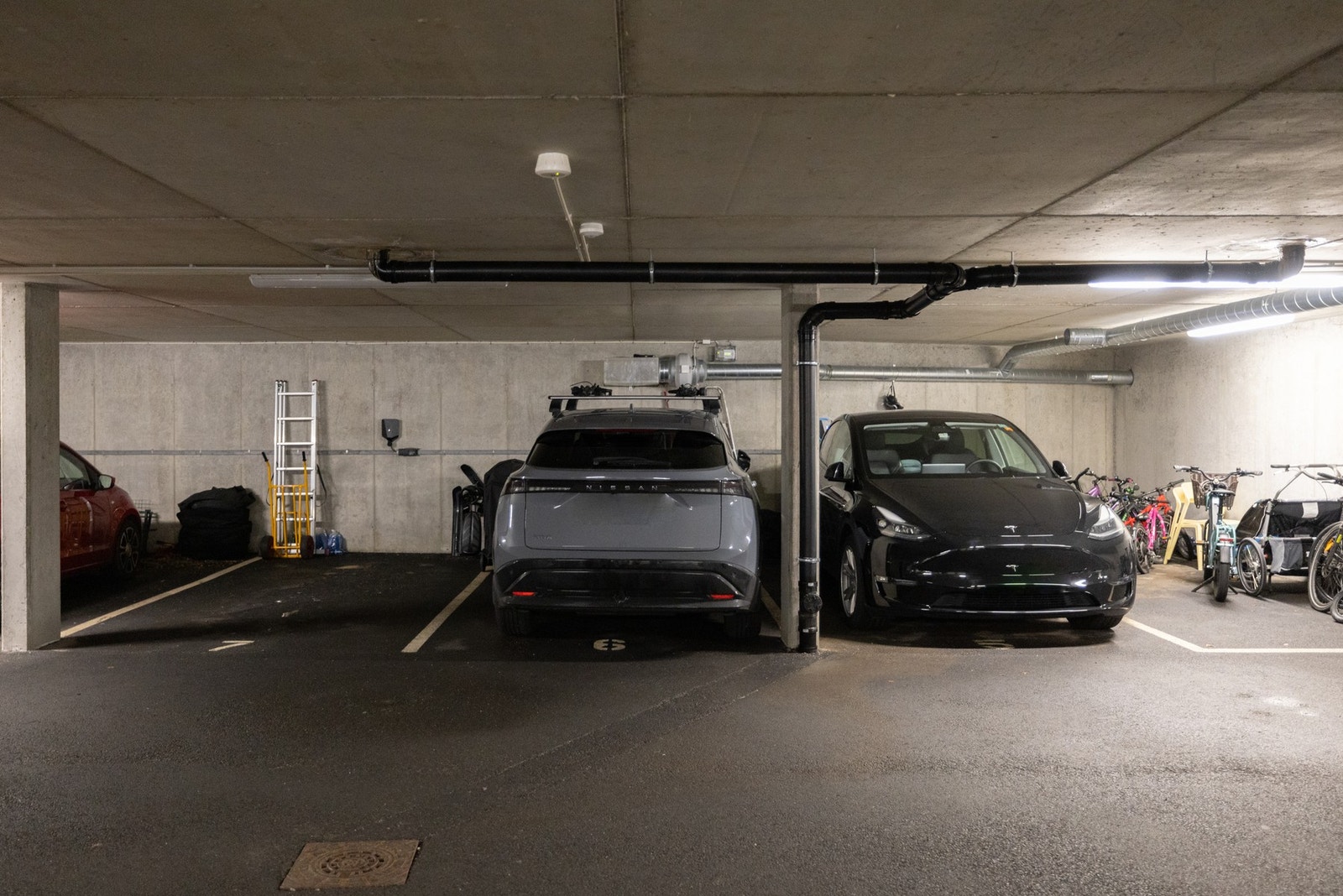 Fast parkeringsplass i felles garasjeanlegg. Galleribilde