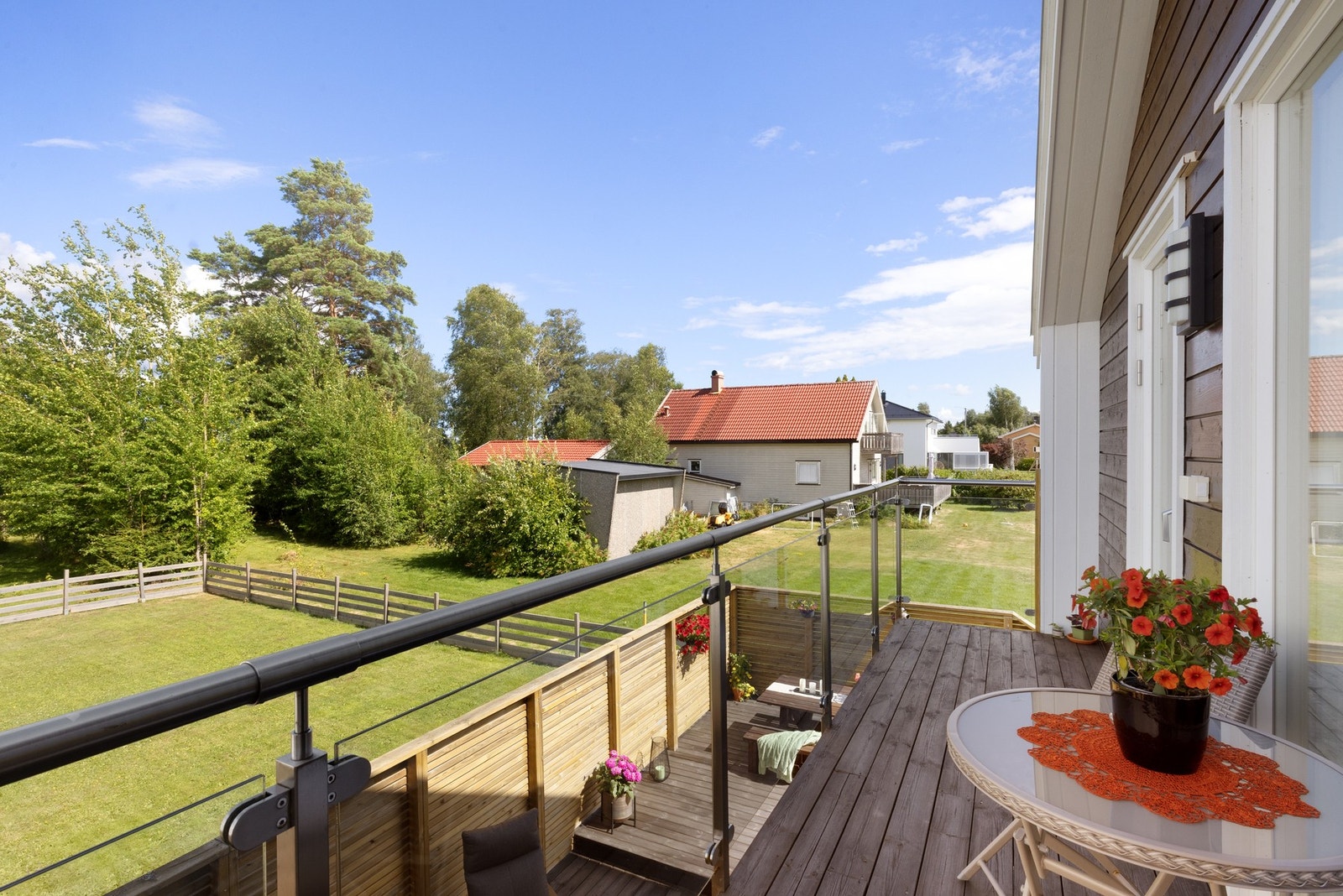 God oversikt over omgivelsene fra balkongen. Galleribilde