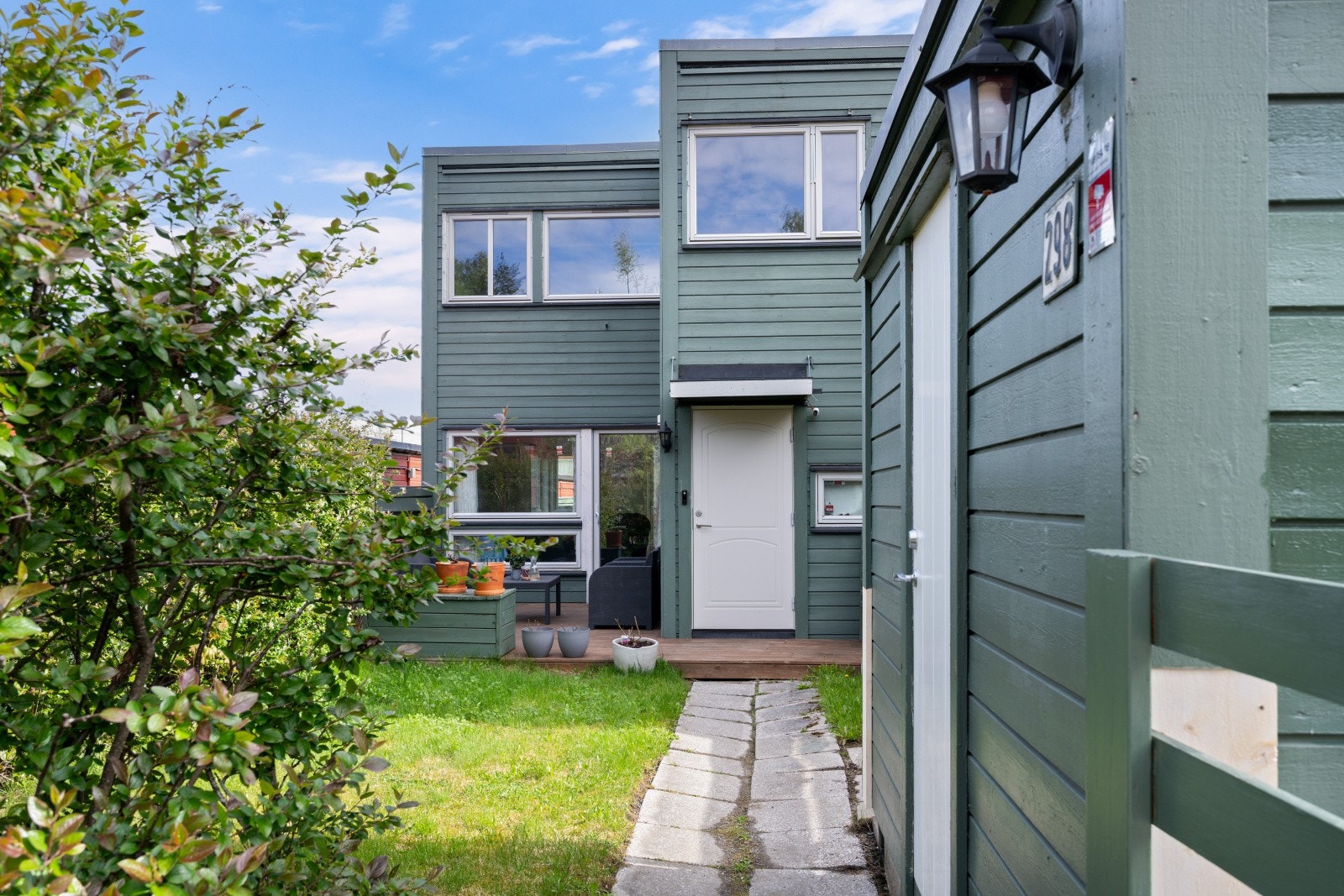 Praktisk utvendig bod på 5 m² for ekstra lagringsplass. Galleribilde