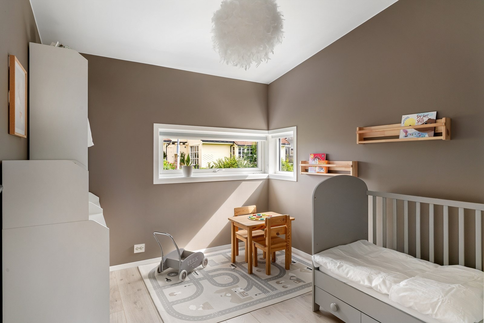 Soverom 3 med plass til garderobe Galleribilde