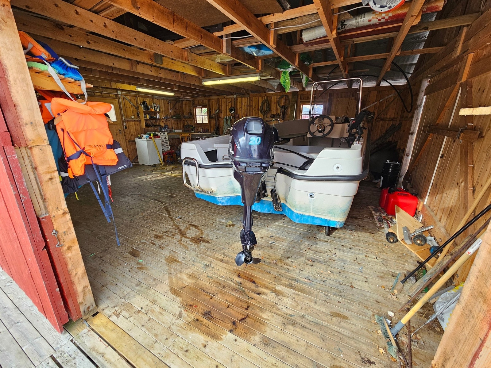 Naust innvendig Galleribilde