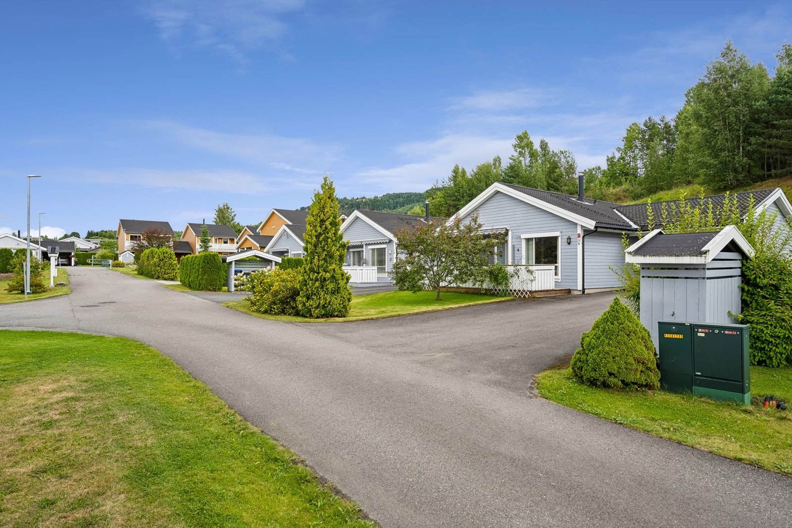 Fra Ankervegen er det gangavstand til barnehage, butikk og bussholdeplass. Galleribilde