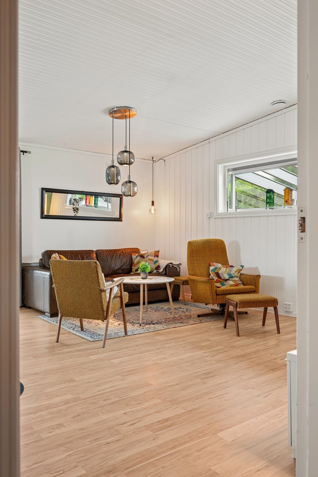 Utsyn fra gangen mot stuen. Galleribilde