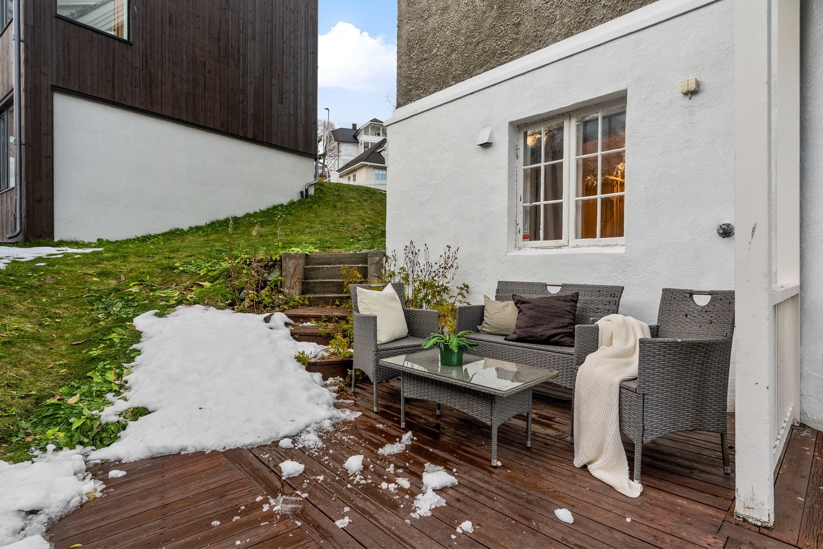 Markterrasse med plass til hagemøbler.