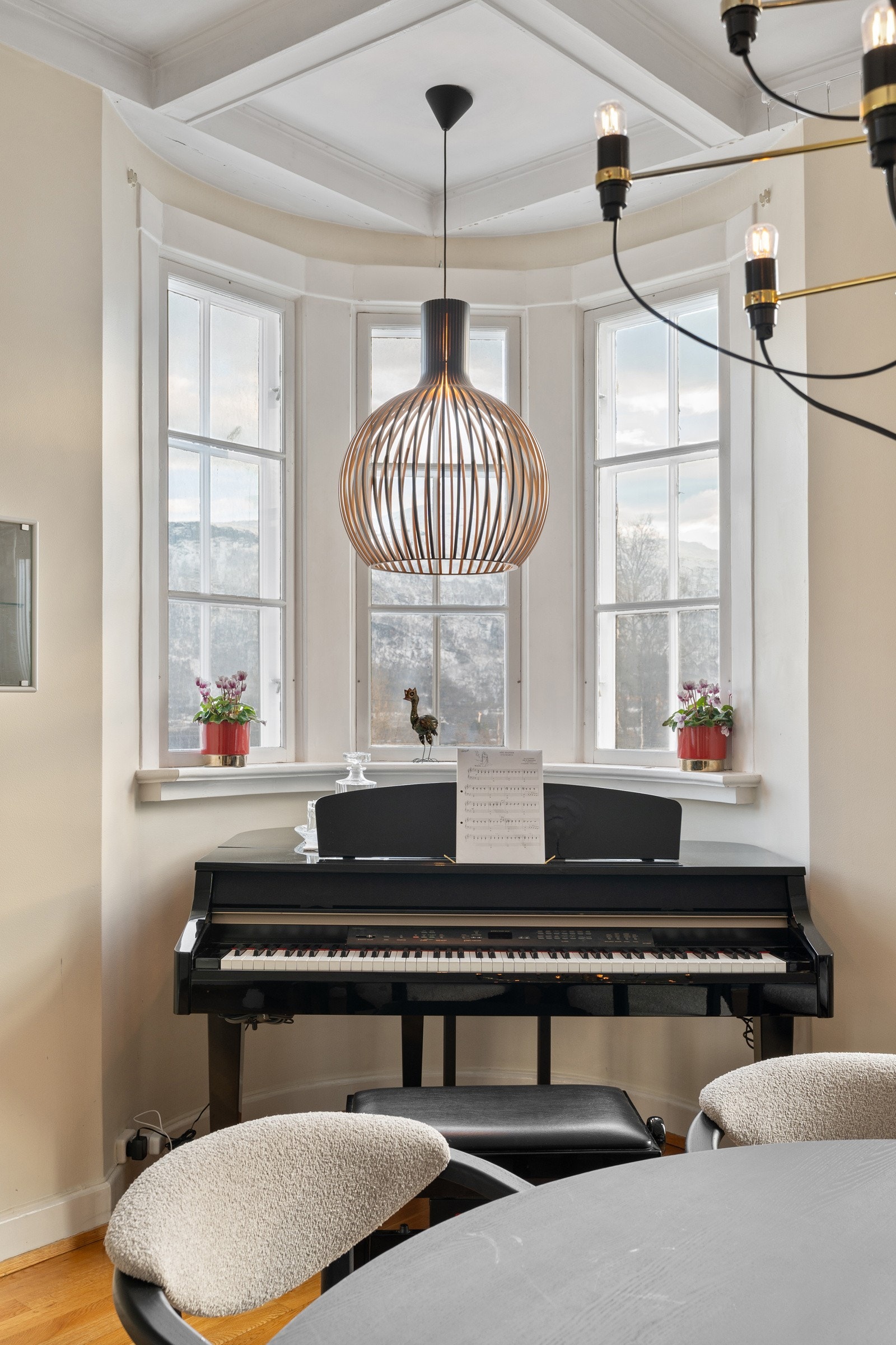 Karnapp med plass til piano.