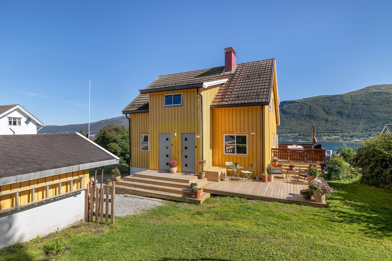 Fint opparbeidet tomt med gode lys- og solforhold Galleribilde