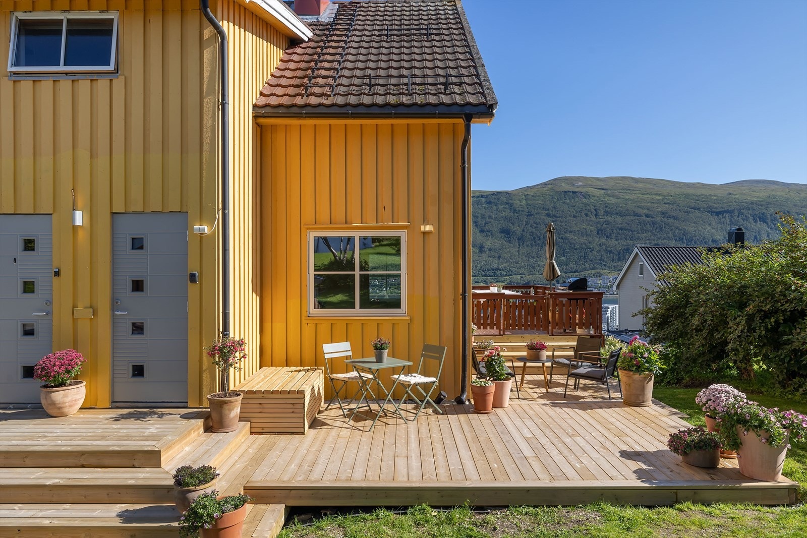 Nedgang til sørvest vendt markterrasse Galleribilde