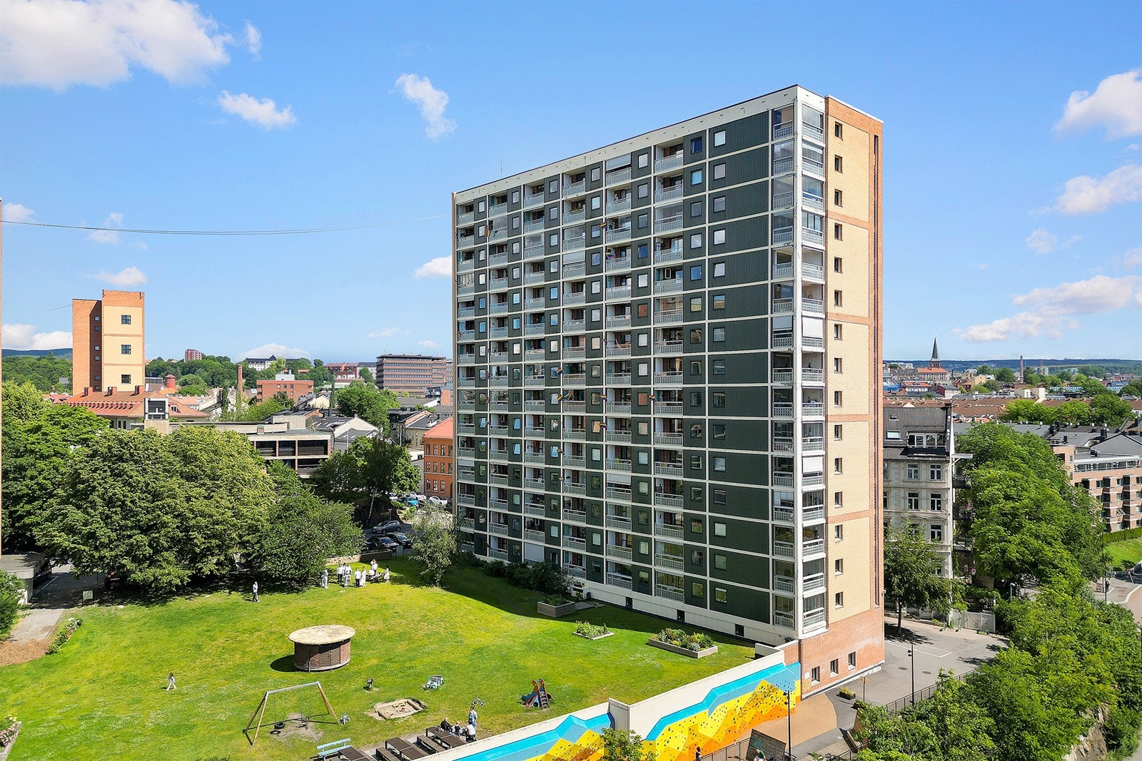 Fasade. Mange arkitekter velger seg til de ikoniske Enerhaugblokkene, kjent for sin gode bokvalitet. Galleribilde