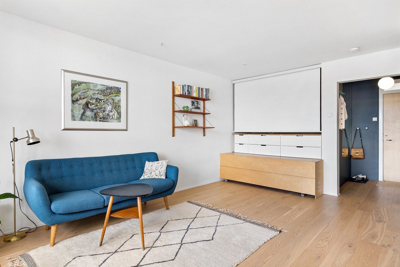 Stue med god plass til sofagruppe. Galleribilde