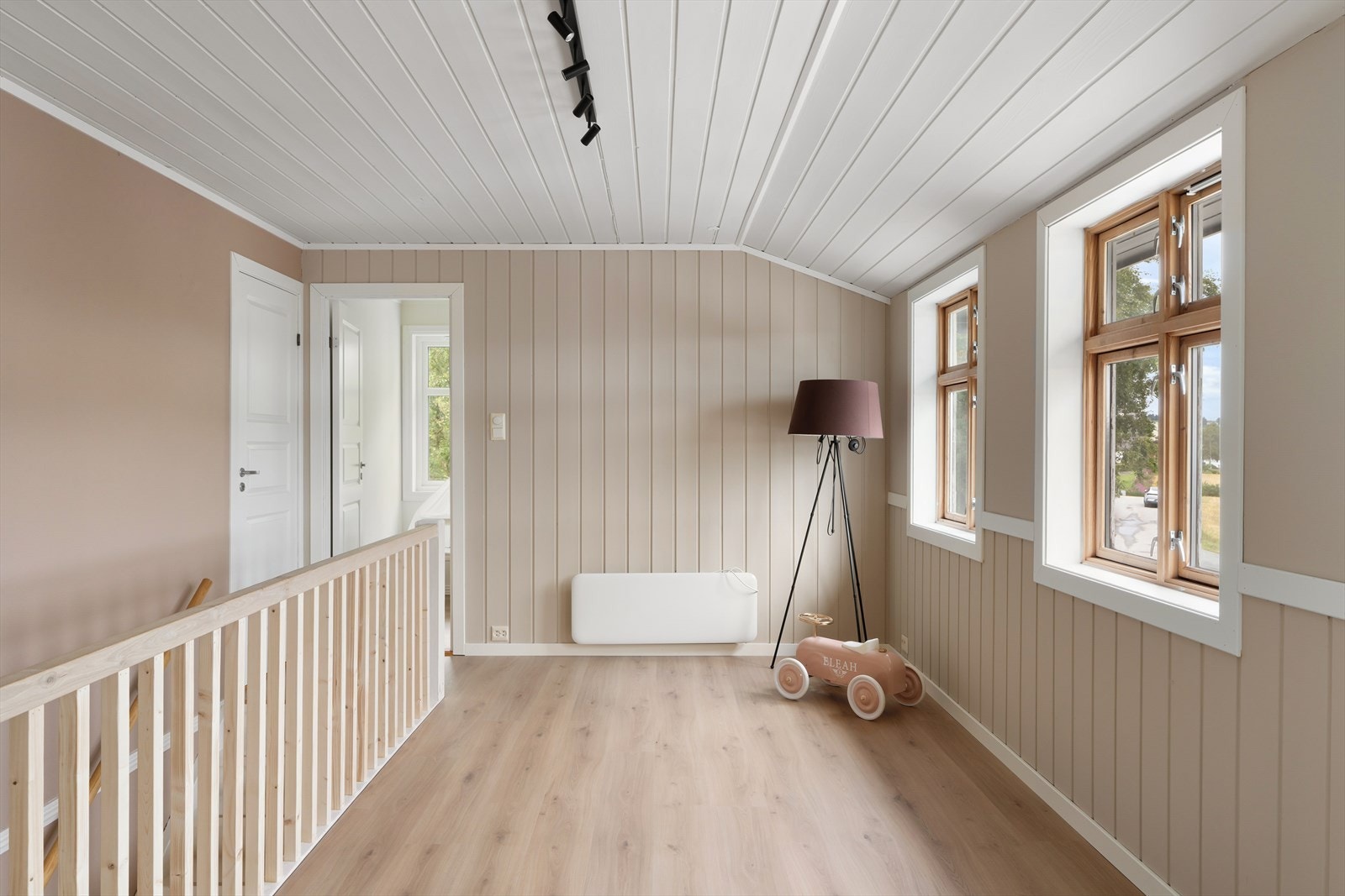 Loftstuen i andre etasje gir ekstra spillerom for familien. Galleribilde