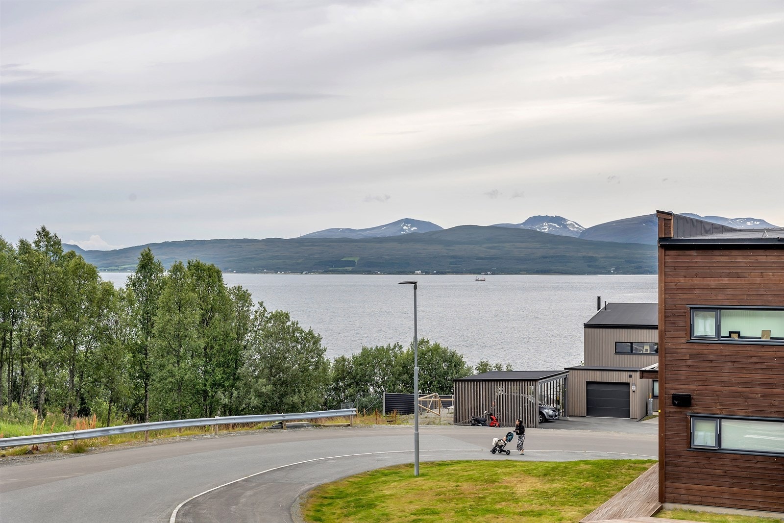 Utsikt mot Kvaløya Galleribilde