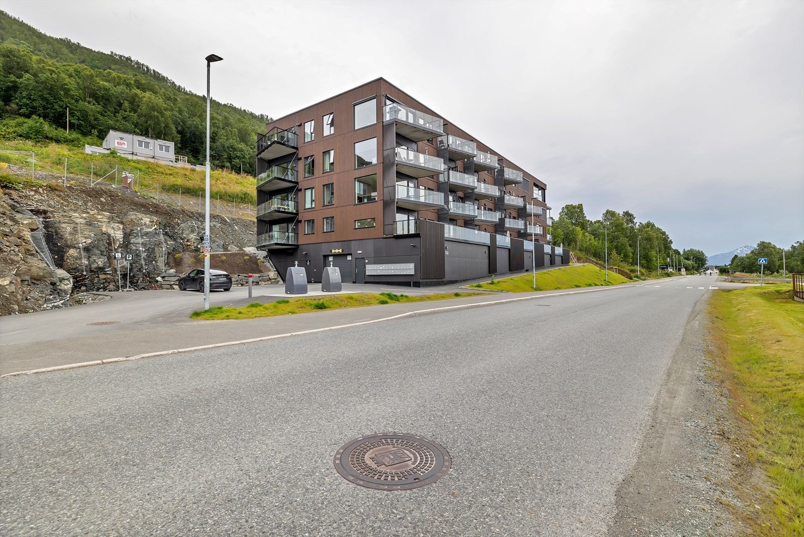Gjesteparkering med flere plasser Galleribilde