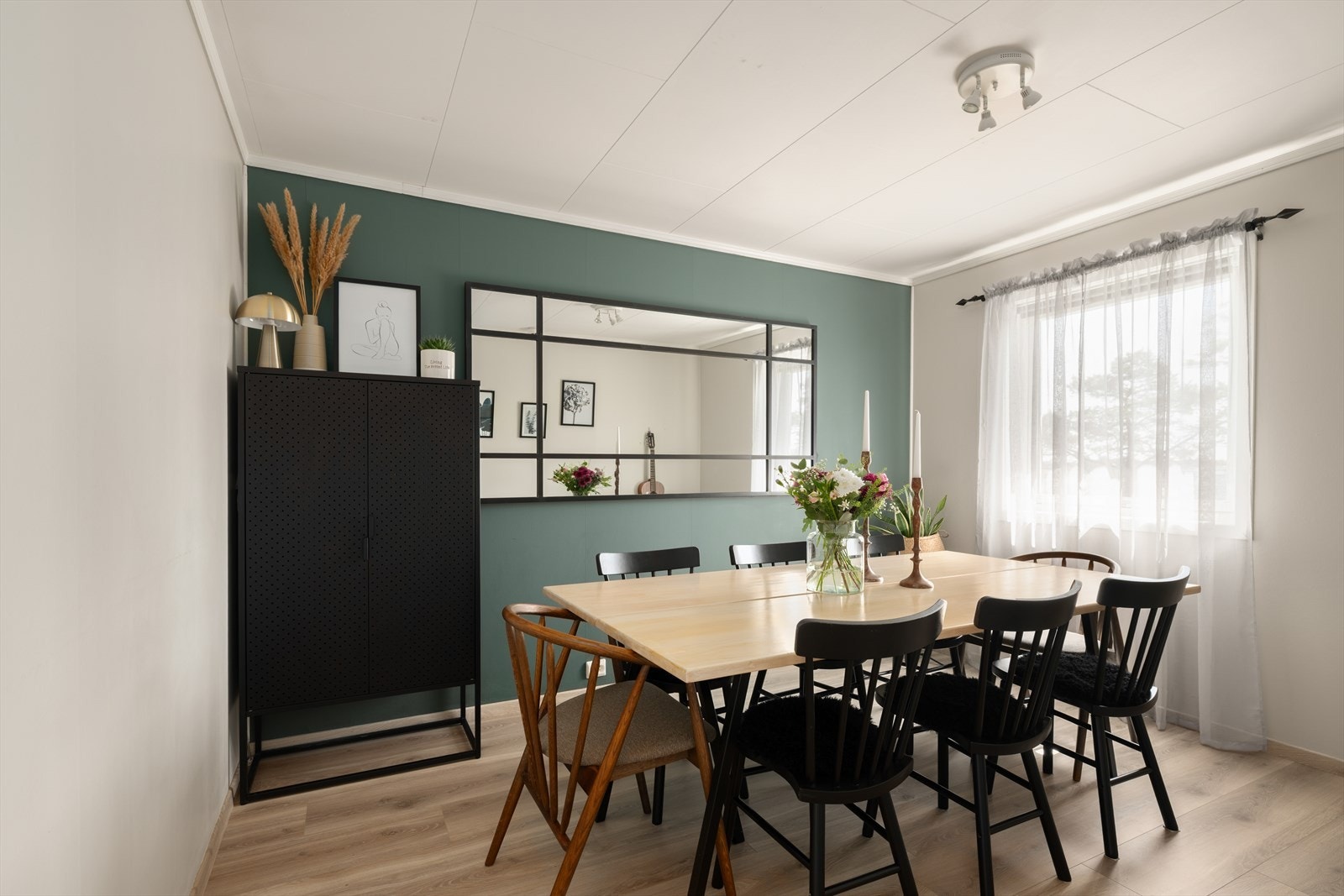 Soverommet er innredet som spisestue. Galleribilde