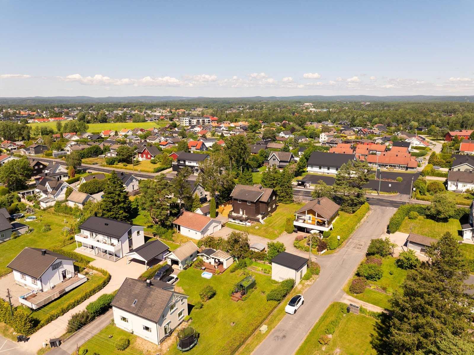 Eiendommen har tinglyst adkomstrett over den tilstøtende, 91A. Galleribilde