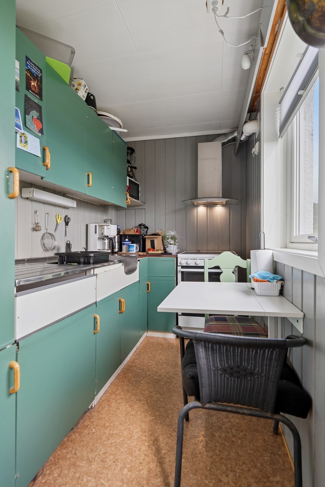 Kjøkken i utleiedelen med ventilator med avtrekk ut. Galleribilde