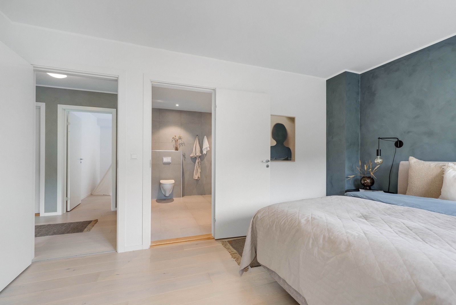 Soverommet har også direkte adkomst til bad. Galleribilde