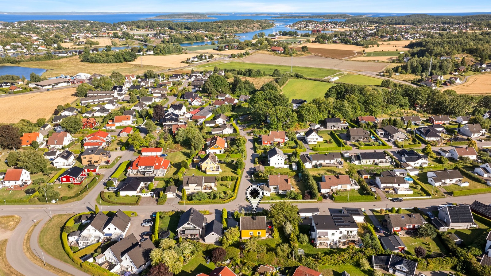 Veletablert område med kort vei til både Borgheim og Teie med sentrumsfunskjoner Galleribilde