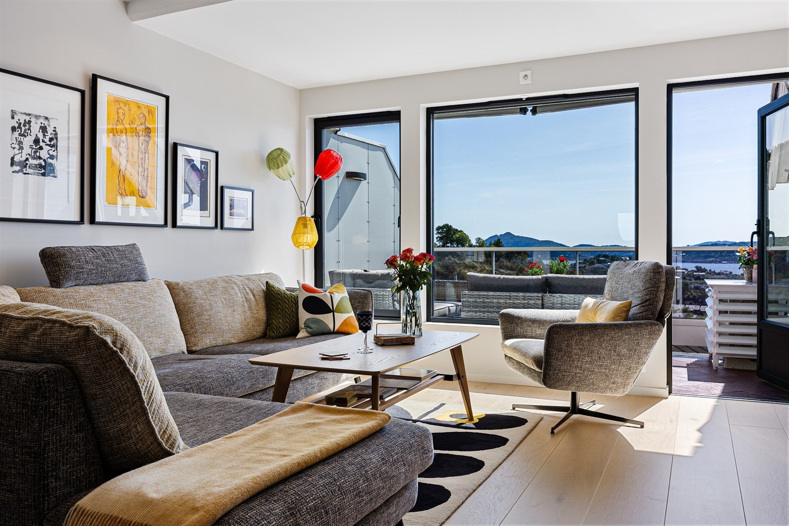 Her er det god plass til en hyggelig sittegruppe. Galleribilde